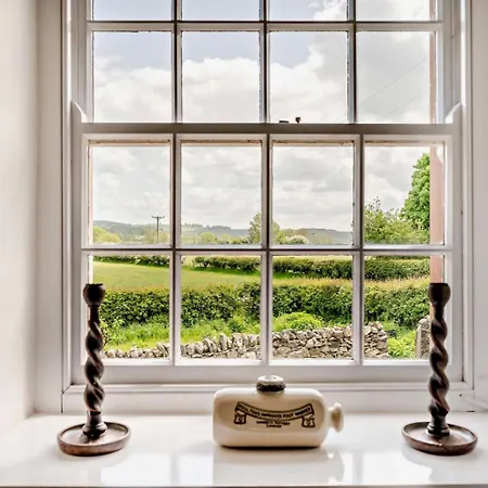 1 Bed In Penrith Oc-91232 *